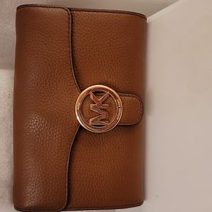 Michael Kors Wallet Crossbody